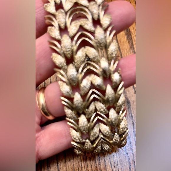 Coro Pegasus VTG Bracelet Silver Gold Sparkle Tone 1950’s Chunky VTG Collectible - Picture 12 of 17